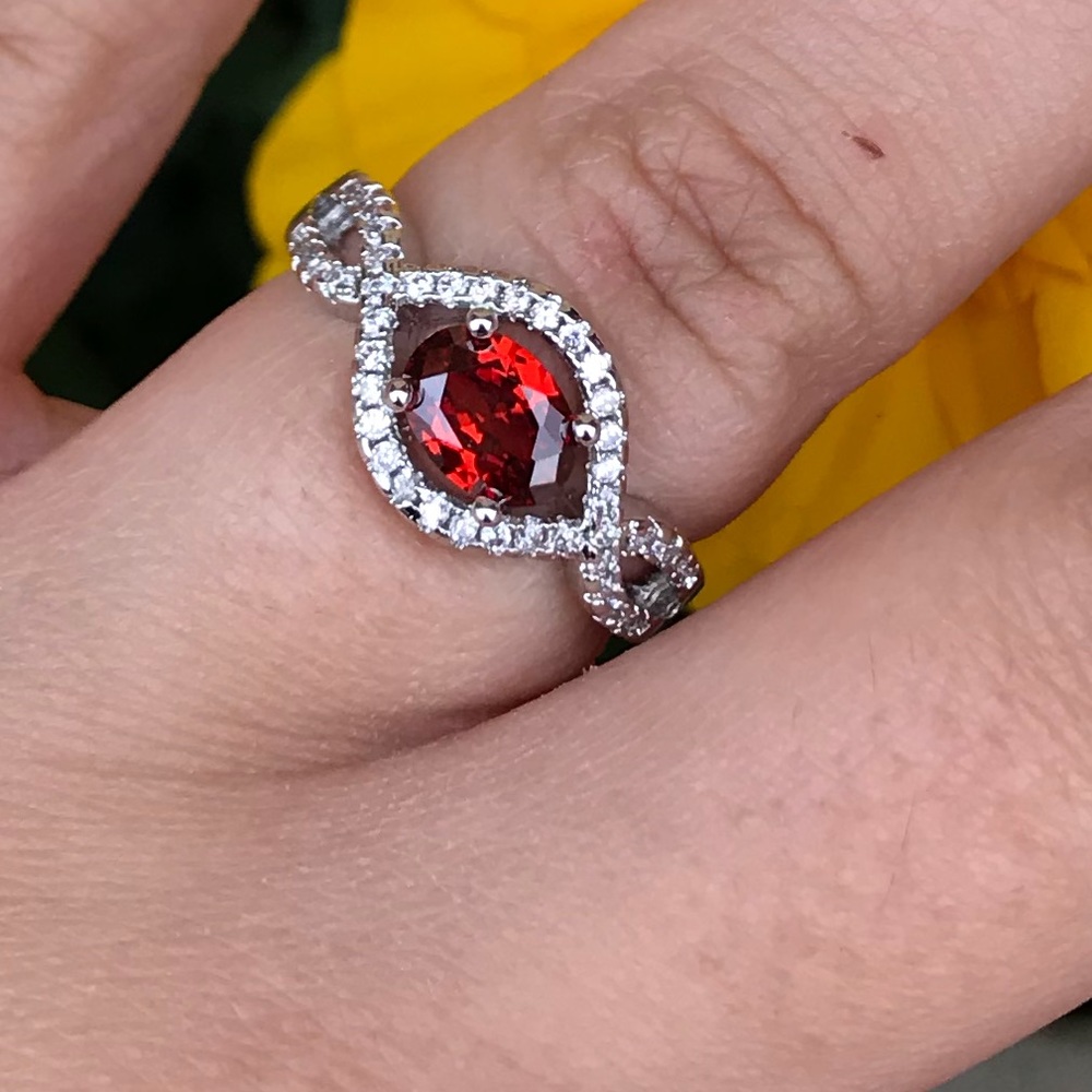 Red stone ring💍🌸 - Picture 2 of 3